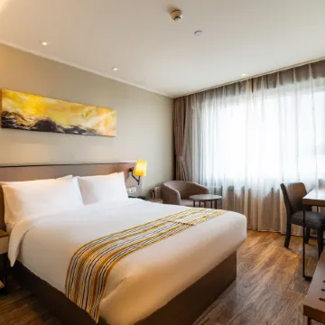 Homeinn Plus Hotel (Harbin Central Avenue)