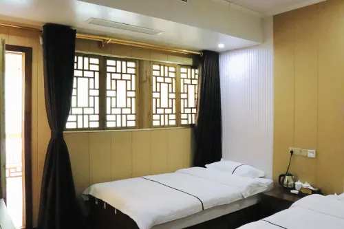 Old Wine Shop Inn, Lutan Ancient Town - إقامة ريفية