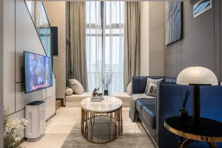 Boruisi Executive Apartment (Shenzhen HuaqiangBei yannan Subway Station Branch) Отели рядом с достопримечательностью «Shenzhen Postgraduate Teaching Spot， Shanghai University of Finance and Economics»