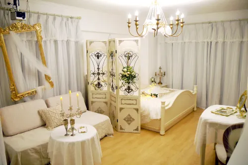 Qimu Audio and Video Host Apartment