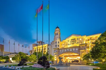โรงแรมคันทรีการ์เดนฟีนิกซ์แอนคิง