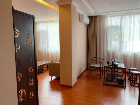 Fortune Park Hotel Отели рядом с достопримечательностью «Deng Geng Hot Spring»