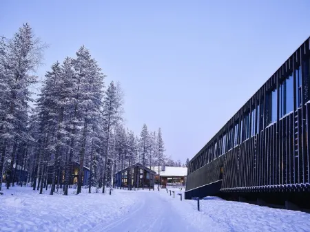 Nova Skyland Hotel Отели рядом с достопримечательностью «Арктический круг Снежный парк»