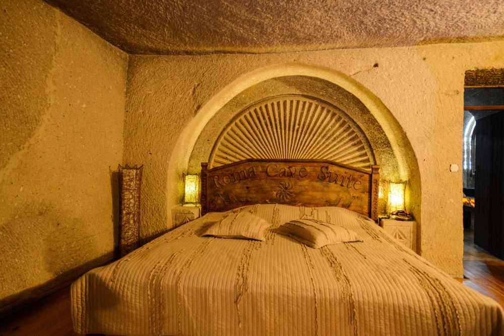 Roma Cave Suite