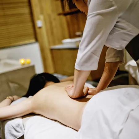 Minggu Spa & Club