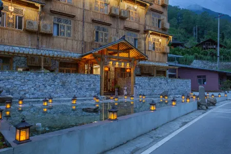 Yili Yunshan Hot Spring Guesthouse Отели рядом с достопримечательностью «Moxi Ancient Town»