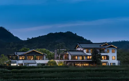Jinyun Lishe Design Resort Hotel Отели рядом с достопримечательностью «Zhutan Mountain»