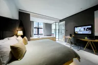 โรงแรมวีตอาร์ตส์