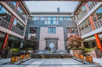 Deyi Banhai Tingshu Hotel