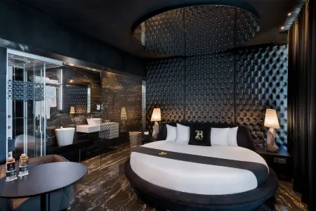 Hugo's Boutique Hotel - Adults Only