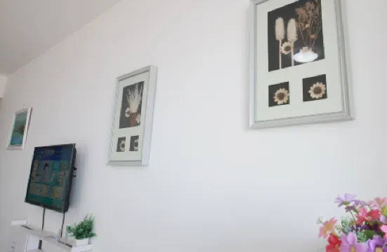 Liangzi Seaview Family Apartment (Laoting Tangshanwan Shop)