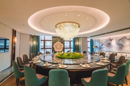 Holiday Inn Express Pengzhou Downtown Отели в г. Пенчжоу