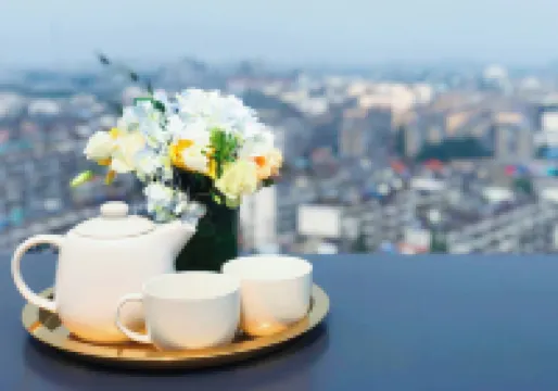 Slender West Lake Zhongji Executive Apartments