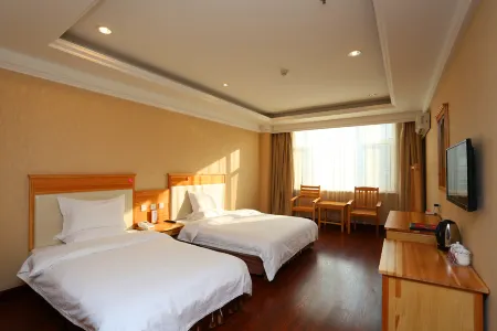 Dongshi Hotel Отели рядом с достопримечательностью «Changchun Vocational Institute of Technology»