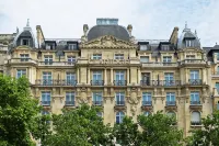 Fraser Suites le Claridge Champs-Elysées Hotel a Parigi