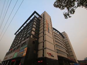 Motel 168 (Shanghai Hongqiao Hub, Qixin Road Metro Station)