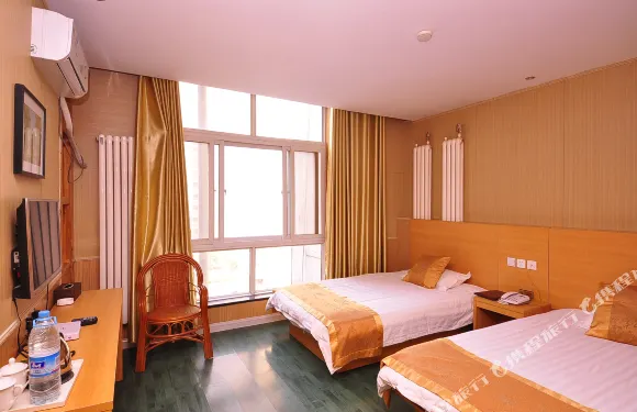 平陰錦水100連鎖旅店