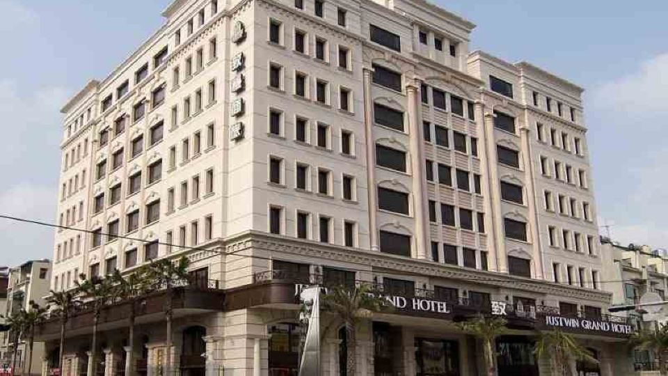 Justwin Grand Hotel