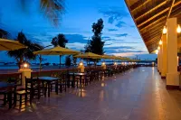 Romantic Coast Resort Maoming - bar