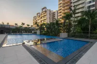 the Summit Hotel - Infinity Pools