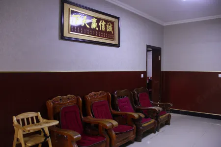 Wenquan Hostel Отели рядом с достопримечательностью «Rainbow Waterfall Scenic Spot In The Dabie Mountains»