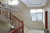 Tonghai Jinfeng Hotel