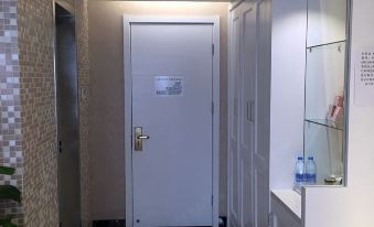 Lingyuan Longrun Express Hotel