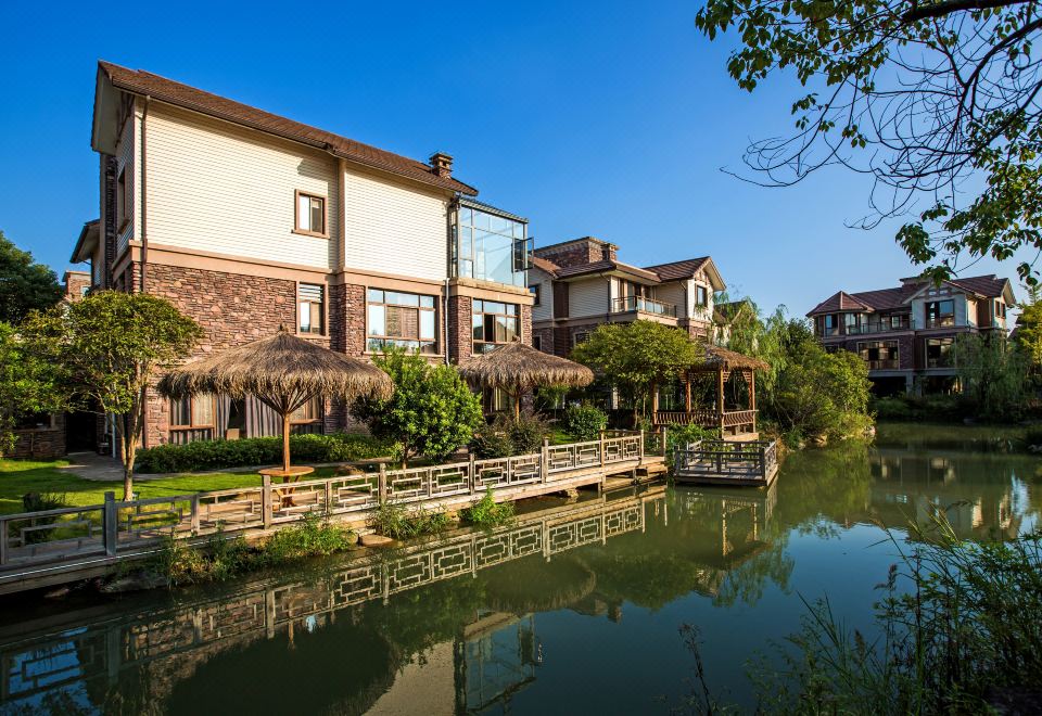 Wuyishan Water Village Runde House Villa - Housity
