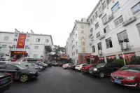 Yiyang Xintian Hotel