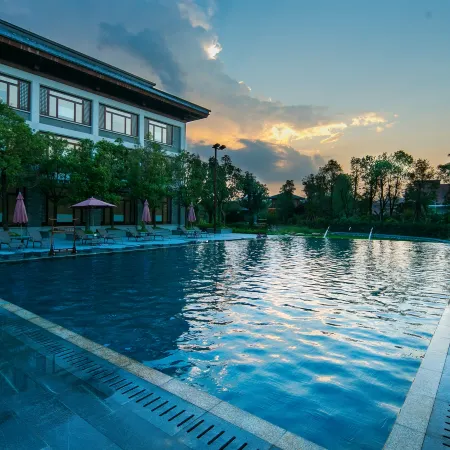 Yunfu Xinxing Chanquan Resort Hotel