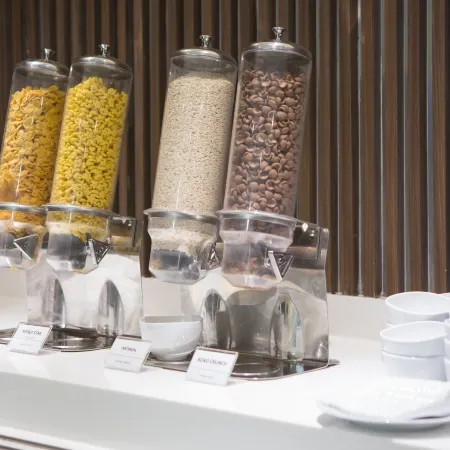 Holiday Inn Express JAKARTA INTERNATIONAL EXPO by IHG Отели рядом с достопримечательностью «Торговый центр Sunter Mall»