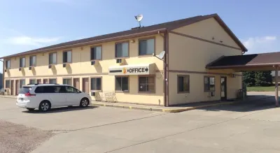 Super 8 by Wyndham Winner SD Hotels in Winner