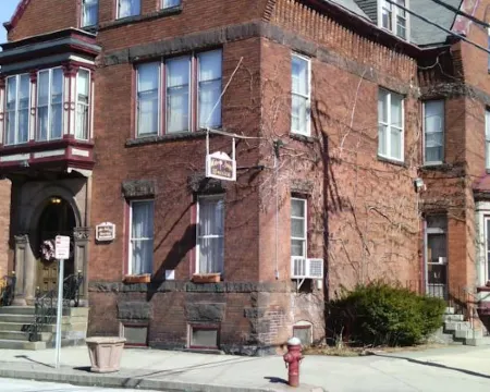 Olde Judge Mansion B&B Hotels in Troy