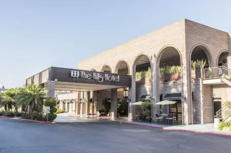 The Hills Hotel, Ascend Hotel Collection Отели рядом с достопримечательностью «CYCLEBAR»