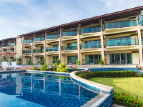 ลันตา ปุระ บีช รีสอร์ท โรงแรมในเกาะลันตา