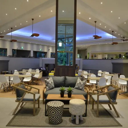 Cresta Lodge Harare Отели в г. Хараре