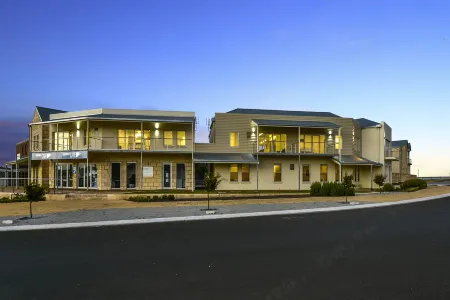 Robe Marina Accommodation Отели рядом с достопримечательностью «Robe Obelisk»