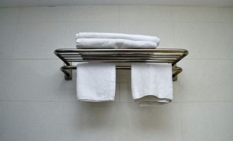 Guangzhou Huadu Hotel (Guangzhou North Railway Station Huacheng Road Subway Station)