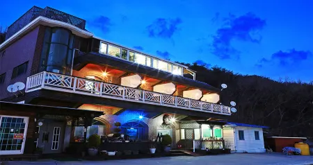 Ganghwado Katana Pension Отели рядом с достопримечательностью «Dongmak Beach»