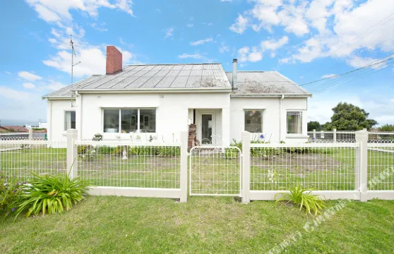 阿波羅灣大洋路白屋度假房