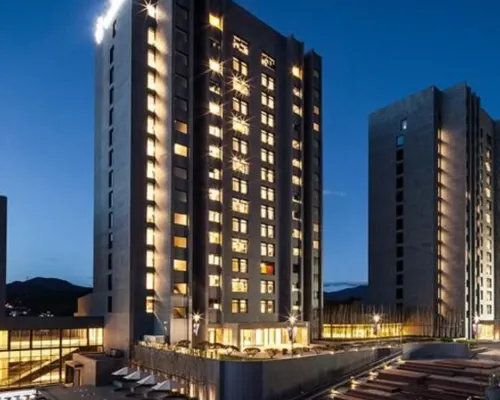 Bloomvista Hotel & Conference Hotels near Shigan Toki Gallery