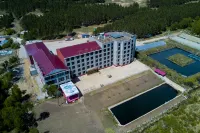 Saihanba Jinding Holiday Hotel