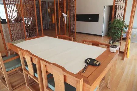 The Elms lnn(Zhuhai BNBU) Отели рядом с достопримечательностью «Zhuhai Branch of Beijing Normal University Dormitory»