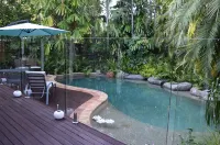 South Pacific Bed & Breakfast - Beach