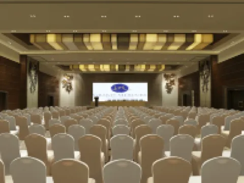 Grand Mercure Vadodara Surya Palace Hotels in Vadodara