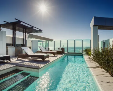 Nirvana by the Sea Hotels in Coolangatta