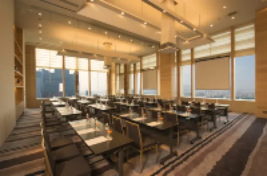 和逸飯店（高雄中山館）