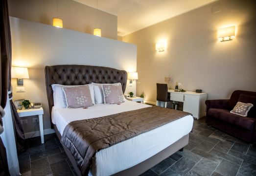 시크 & 타운 럭셔리 룸스의 모던한 침실