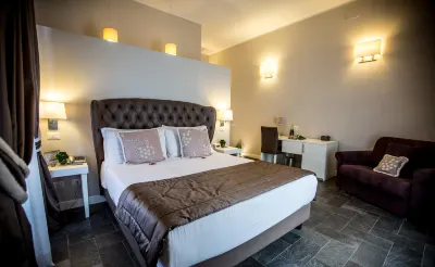 Chic & Town Luxury Rooms Hotels near Trevi Fountain