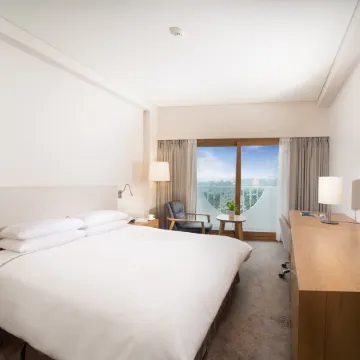 Seogwipo KAL Hotel Отели рядом с достопримечательностью «Водопад Вонан»